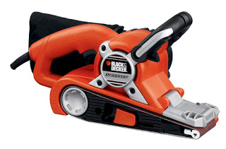 http://4.bp.blogspot.com/-cpxNbFYB0aY/UD95RQJz6XI/AAAAAAAAAno/C4V0H8QT2mg/s320/Lijadora+de+banda+Black&Decker.jpg